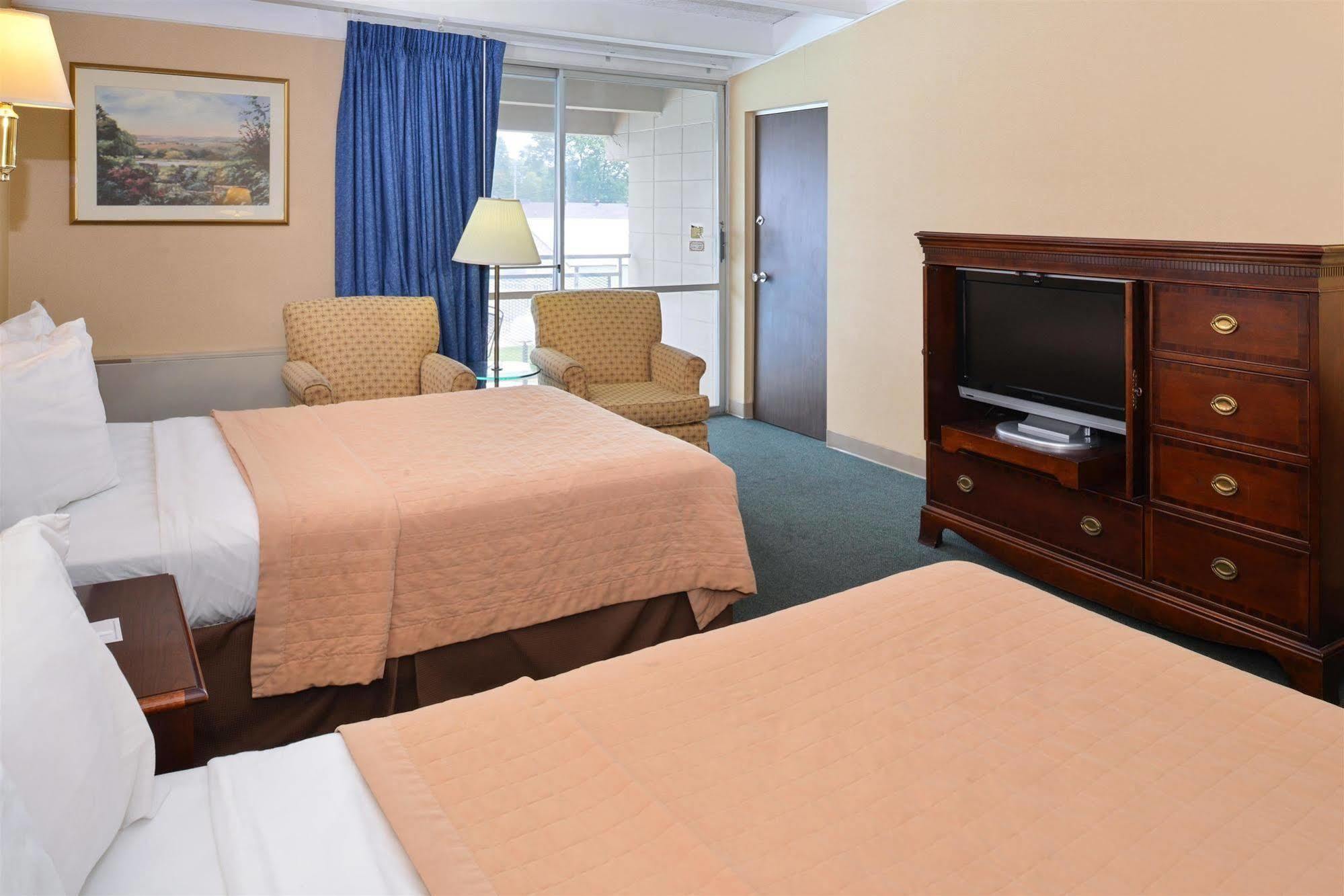 Americas Best Value Inn - Campus View О-Клэр Экстерьер фото
