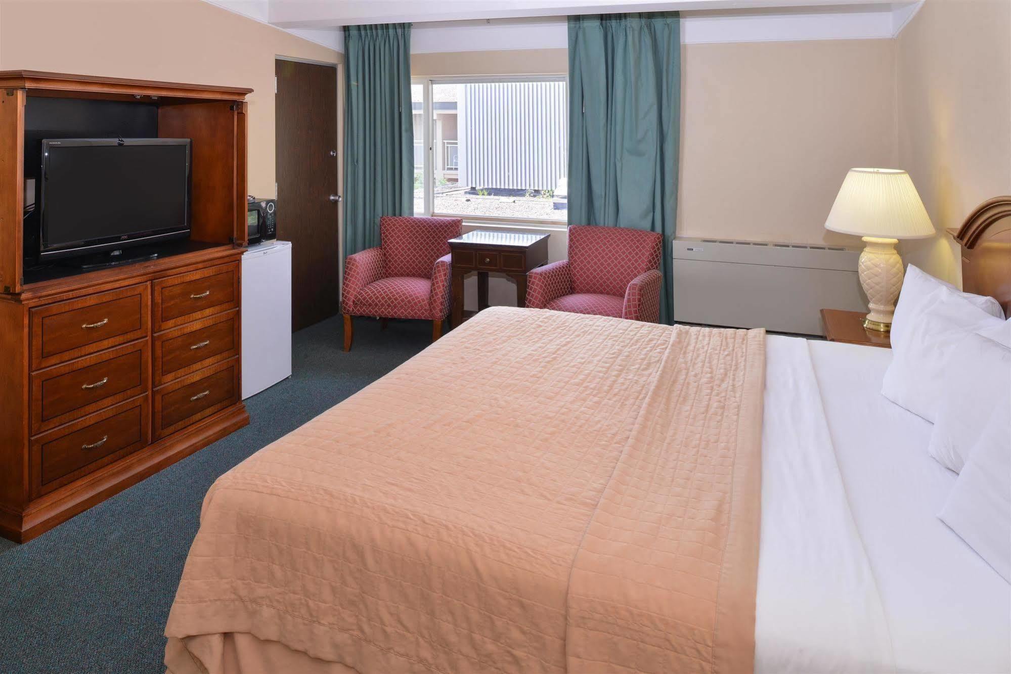 Americas Best Value Inn - Campus View О-Клэр Экстерьер фото