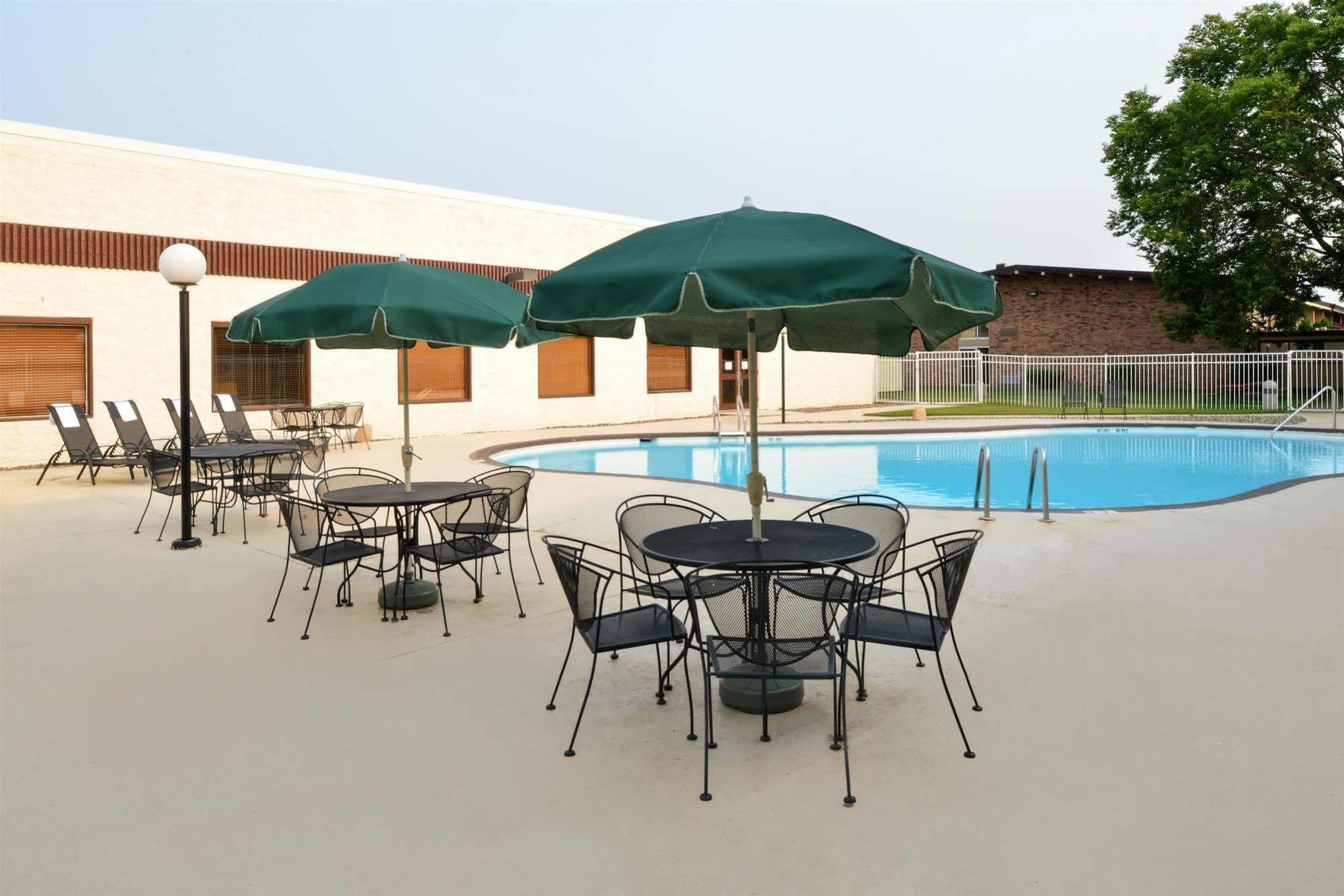 Americas Best Value Inn - Campus View О-Клэр Экстерьер фото